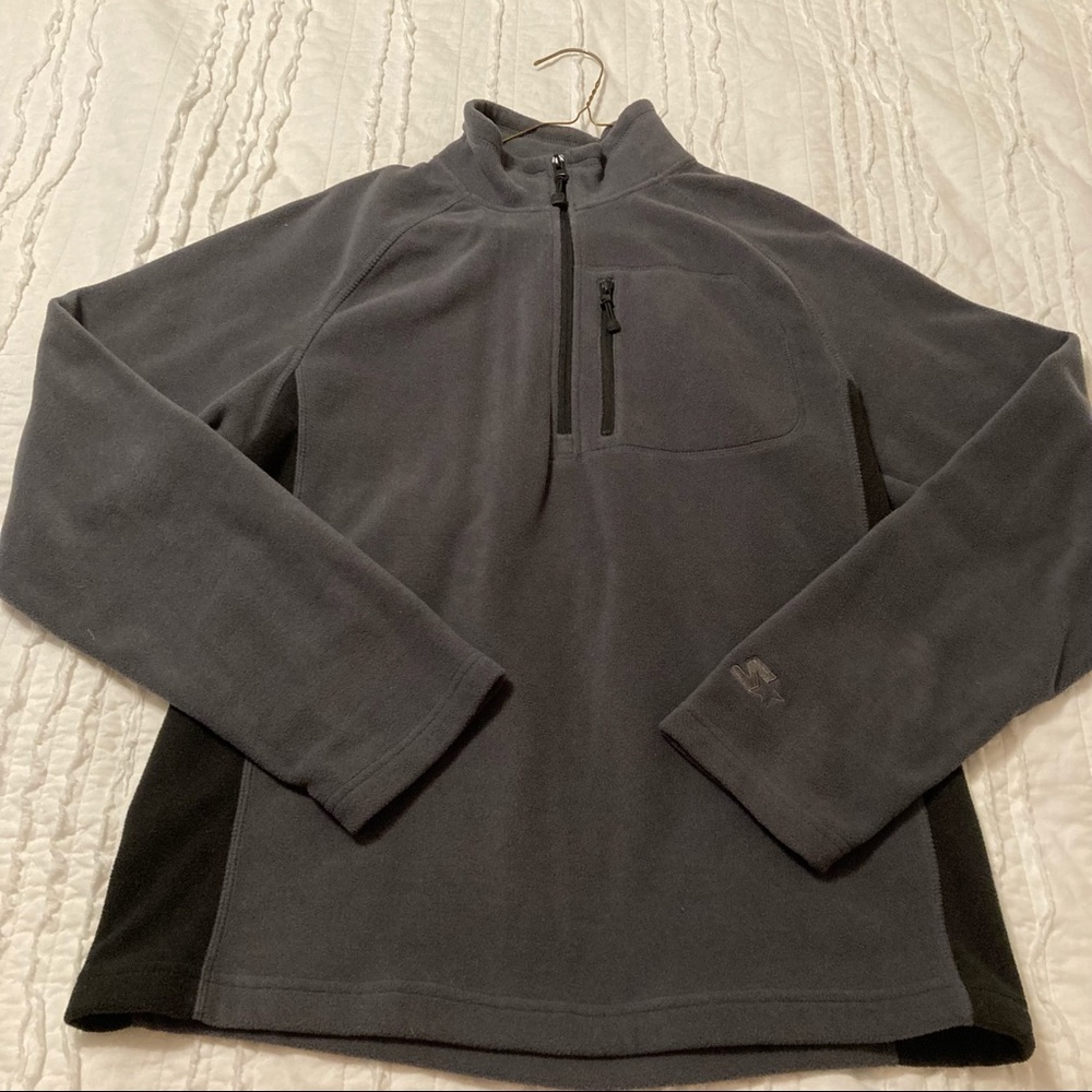 3/$20✨Grey/Black Fleece Quarter Zip